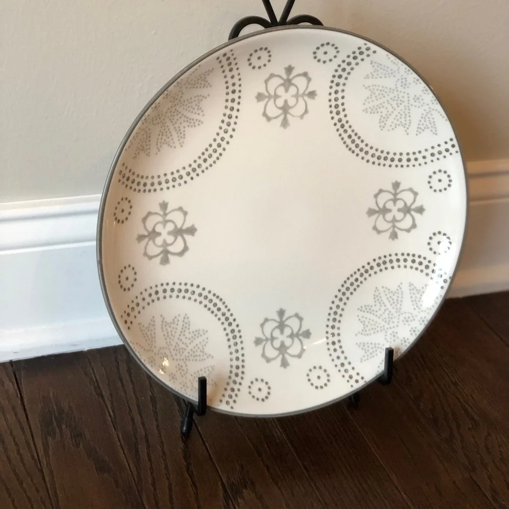 Baum Brothers 10.5” Phara Gray/White Geometric Farmhouse Round Dinner Plate - Picture 2 of 5